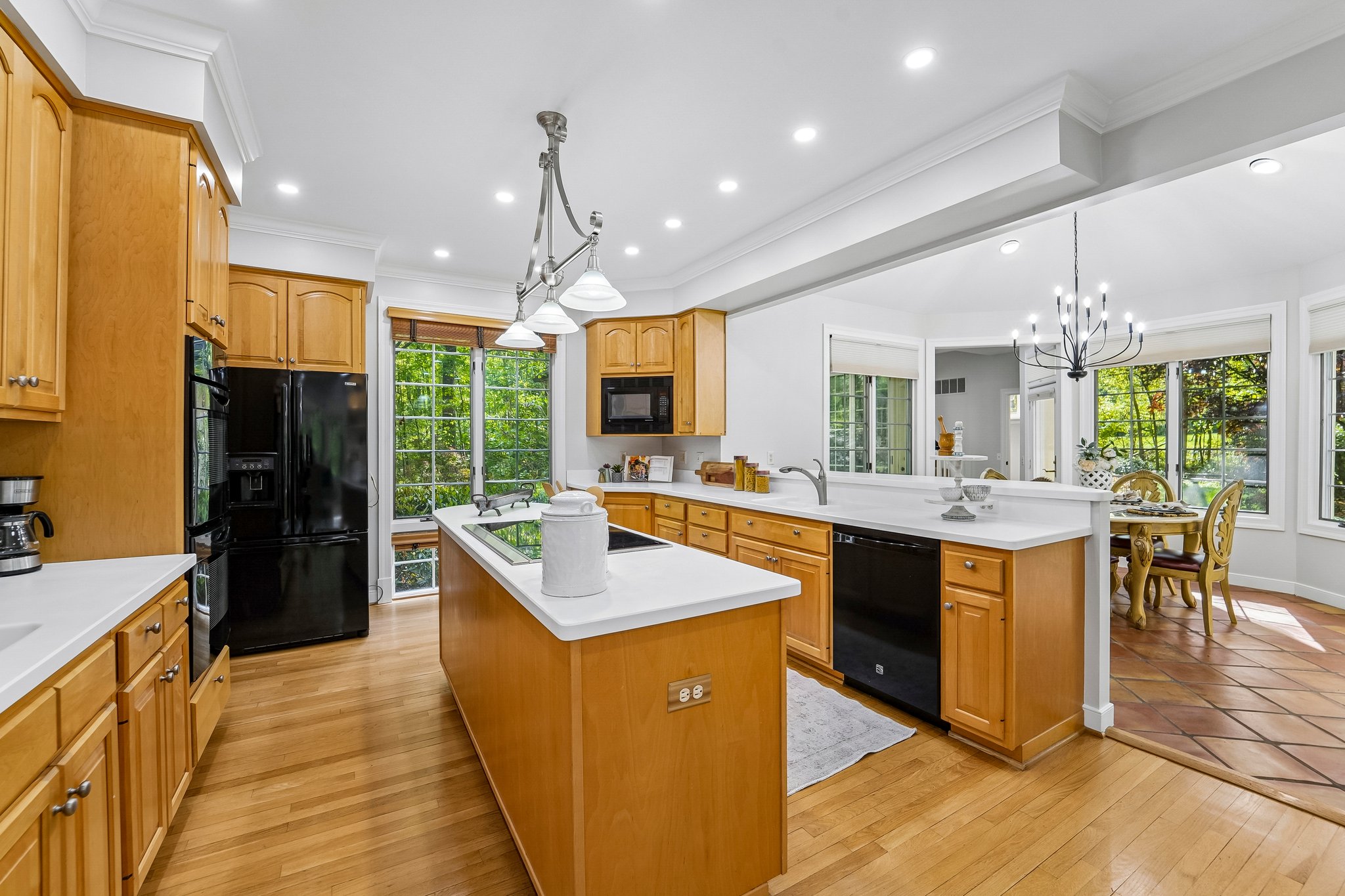 Lakeside Dr-S2404-021.jpg