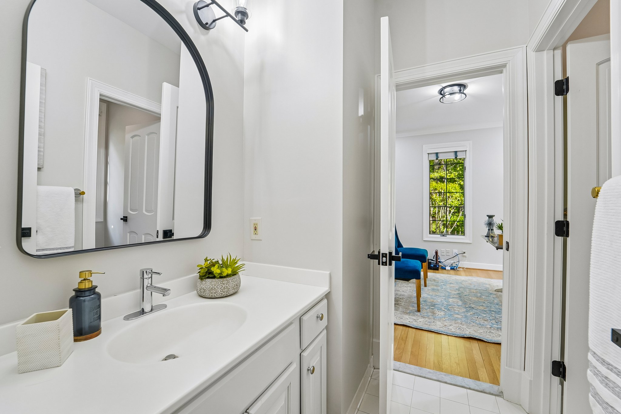 Lakeside Dr-S2404-024.jpg