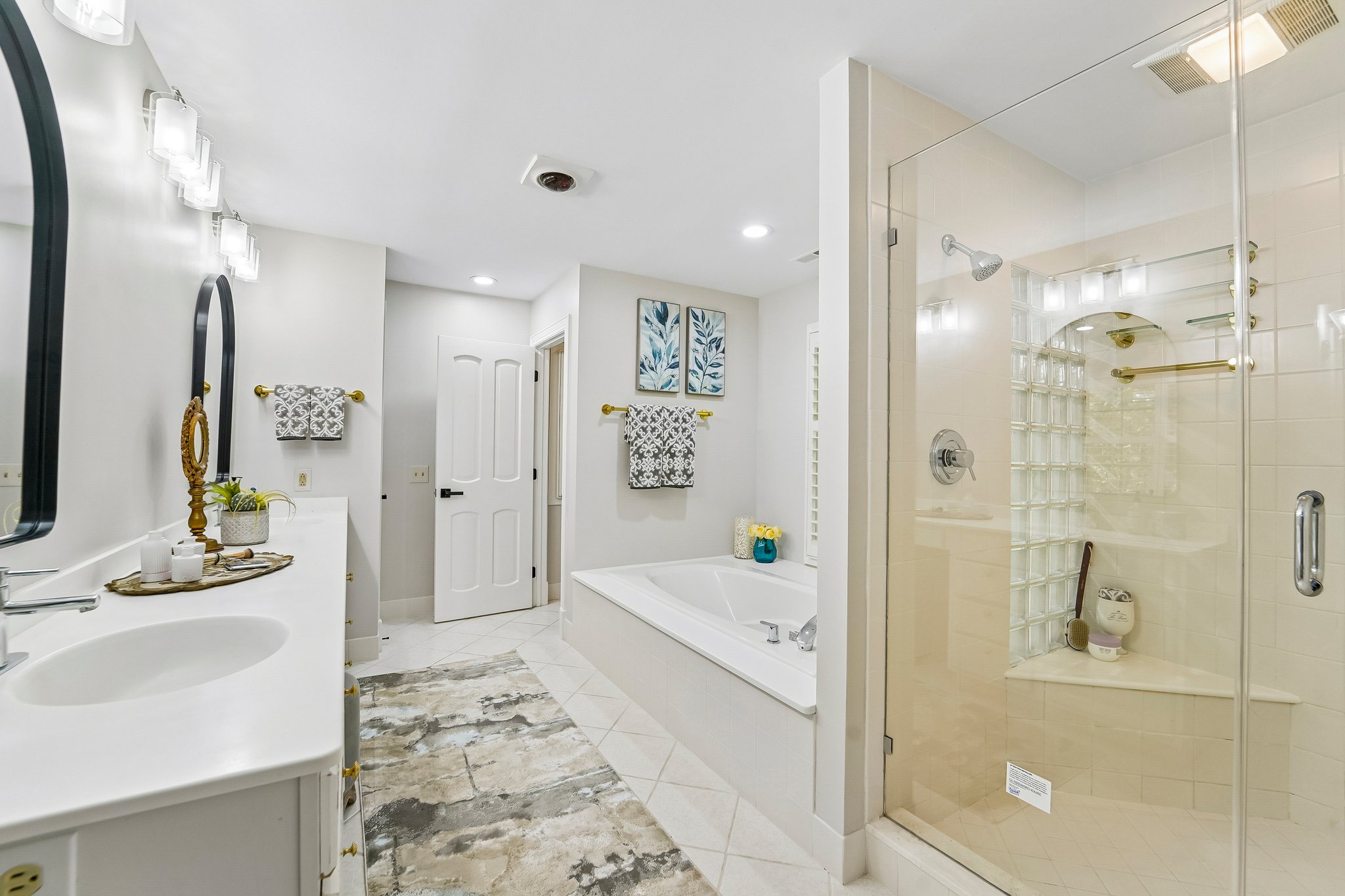 Lakeside Dr-S2404-045.jpg