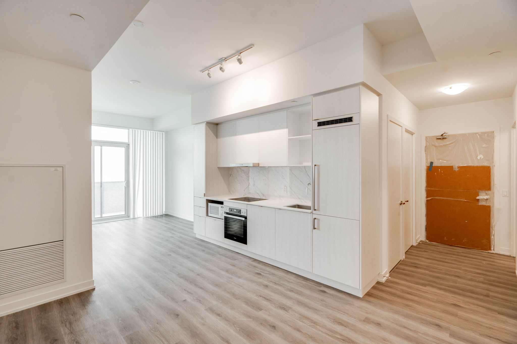 138 Downes St 5908 Toronto, ON M5E 0E4