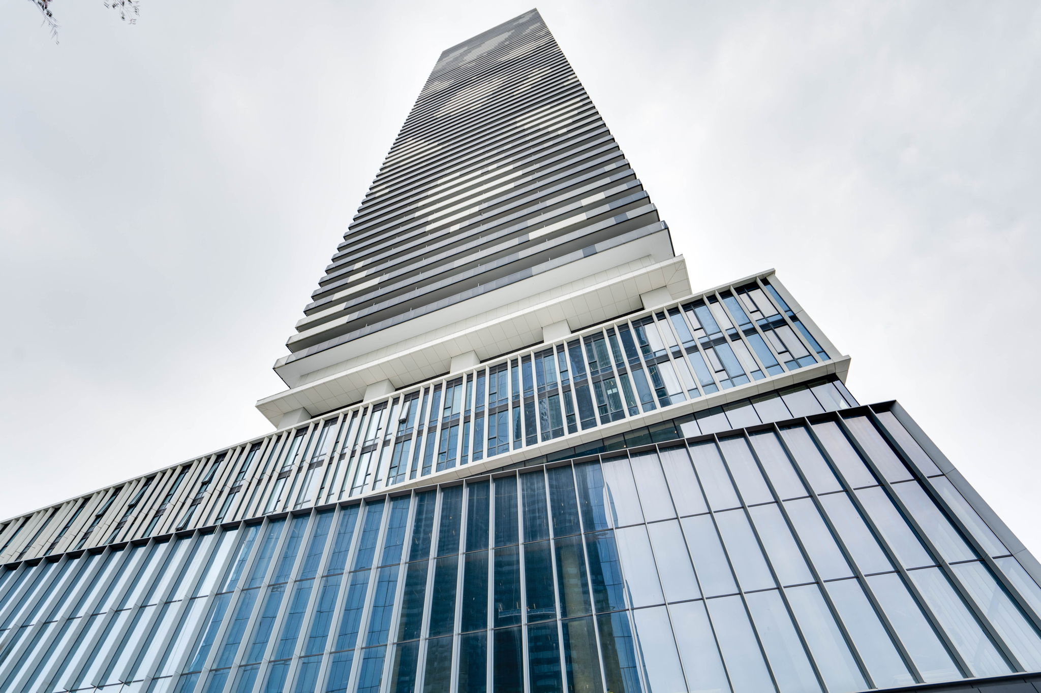 138 Downes St 5908 Toronto, ON M5E 0E4