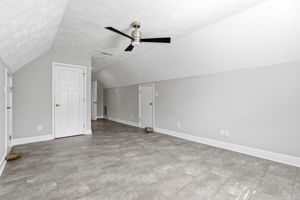  Photo 37