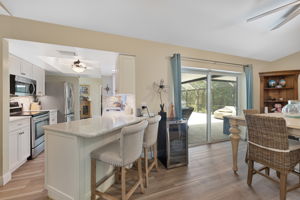 Breakfast Bar - Ktichen