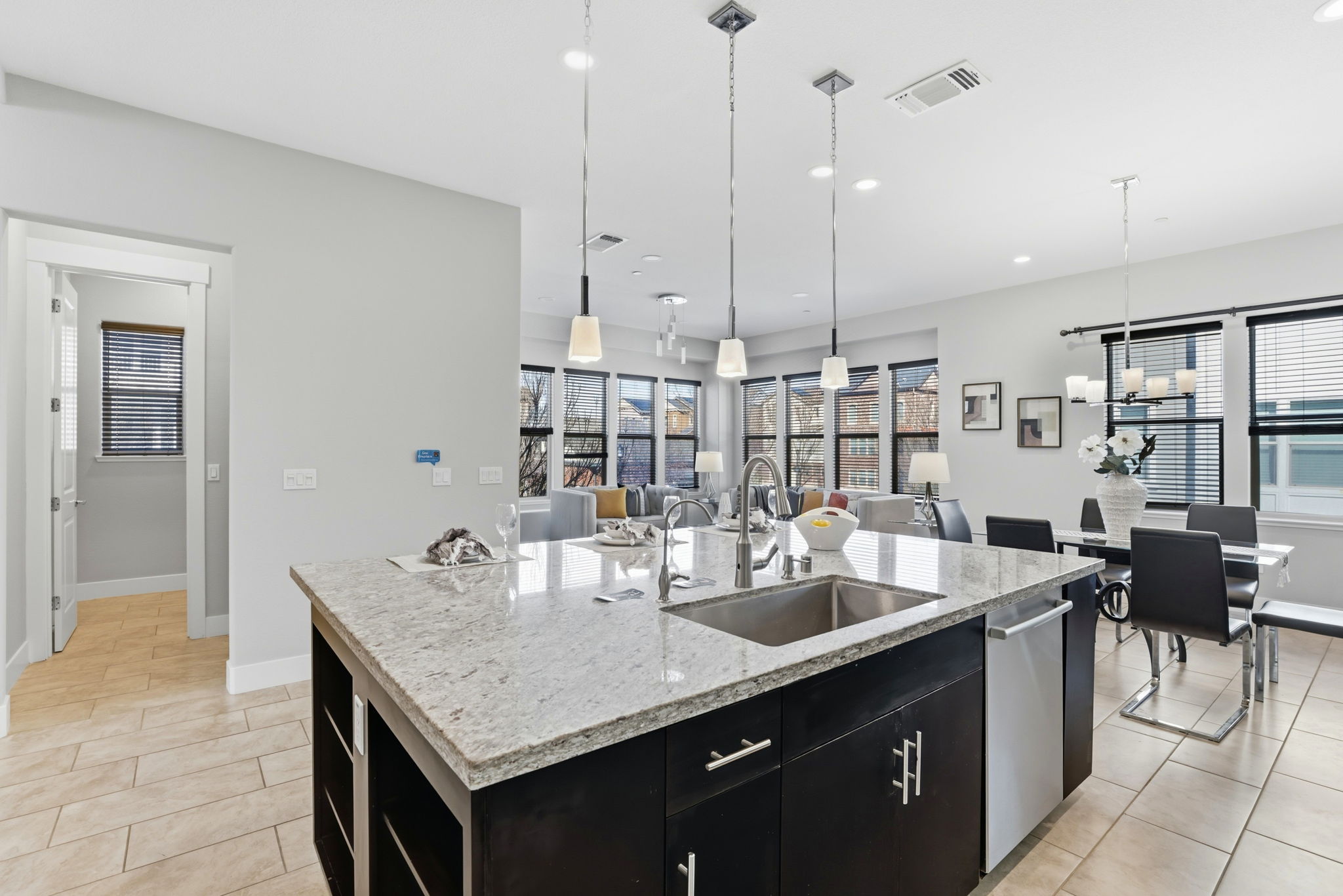 014_f8_1380 Brookline Loop