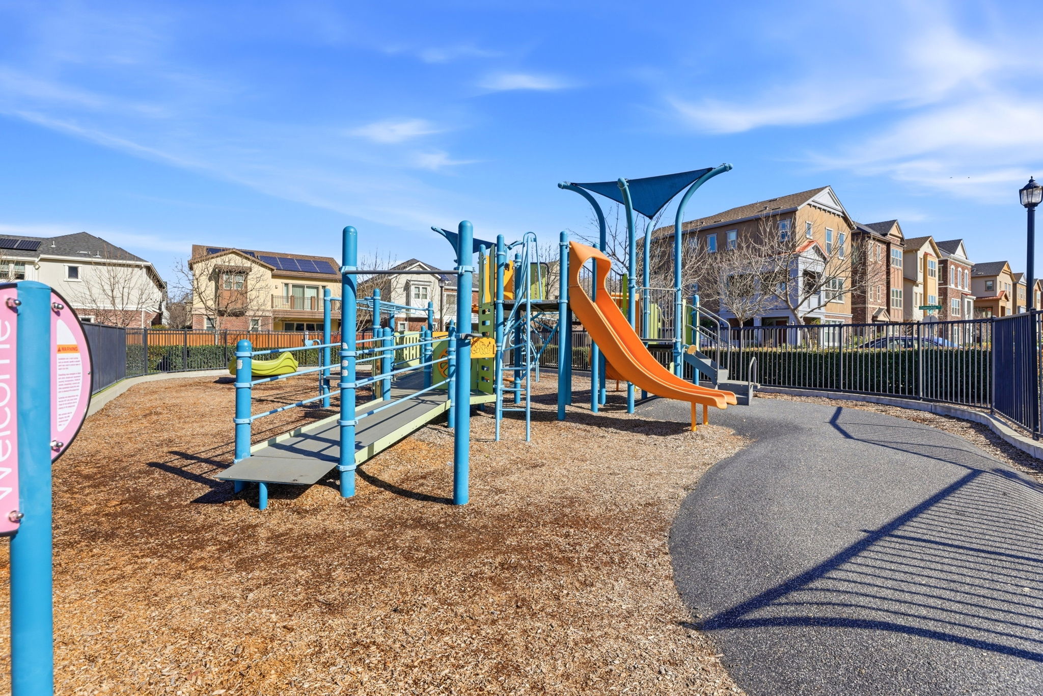 044_f8_1380 Brookline Loop