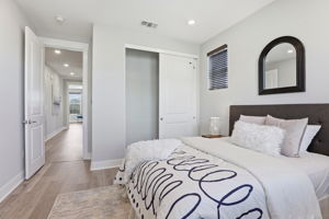 026_f8_1380 Brookline Loop