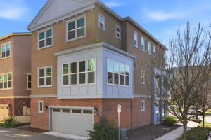 043_f8_1380 Brookline Loop