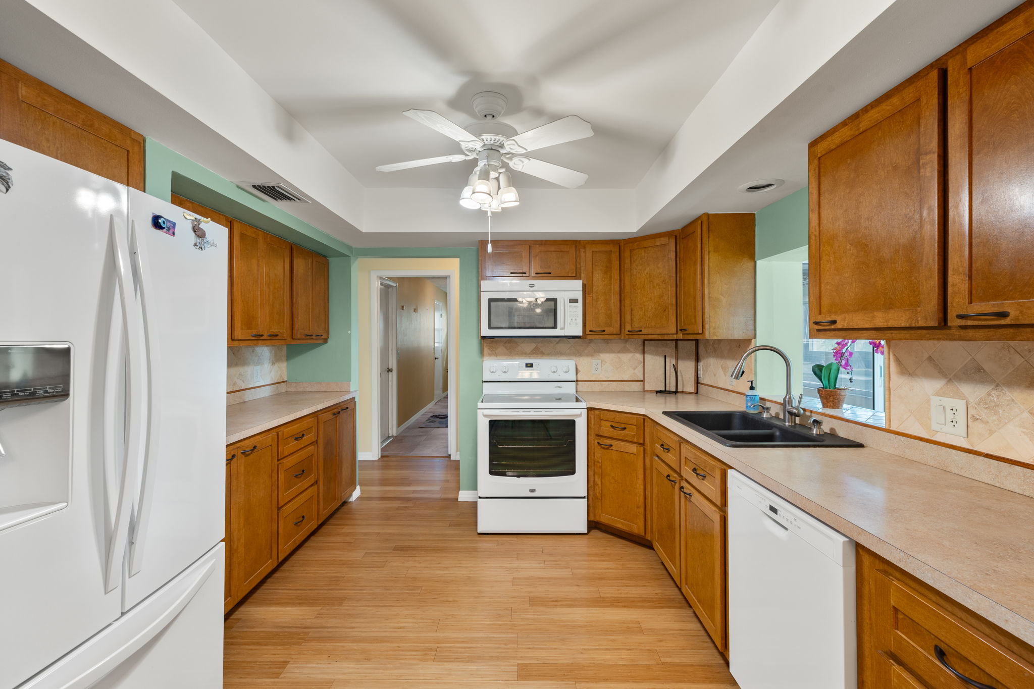 Kitchen 2 of 3