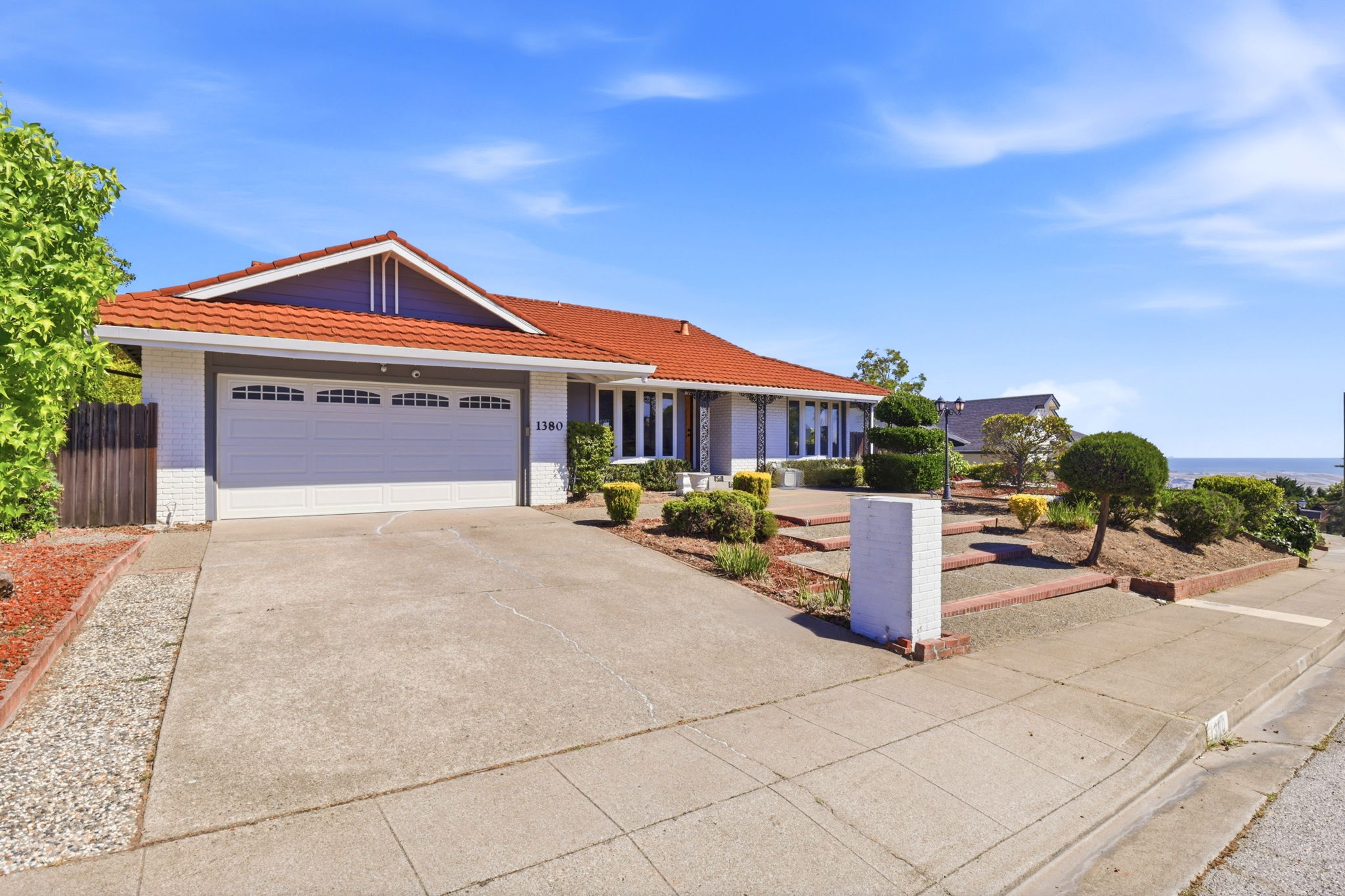 002_F8_1380 Manzanita Dr