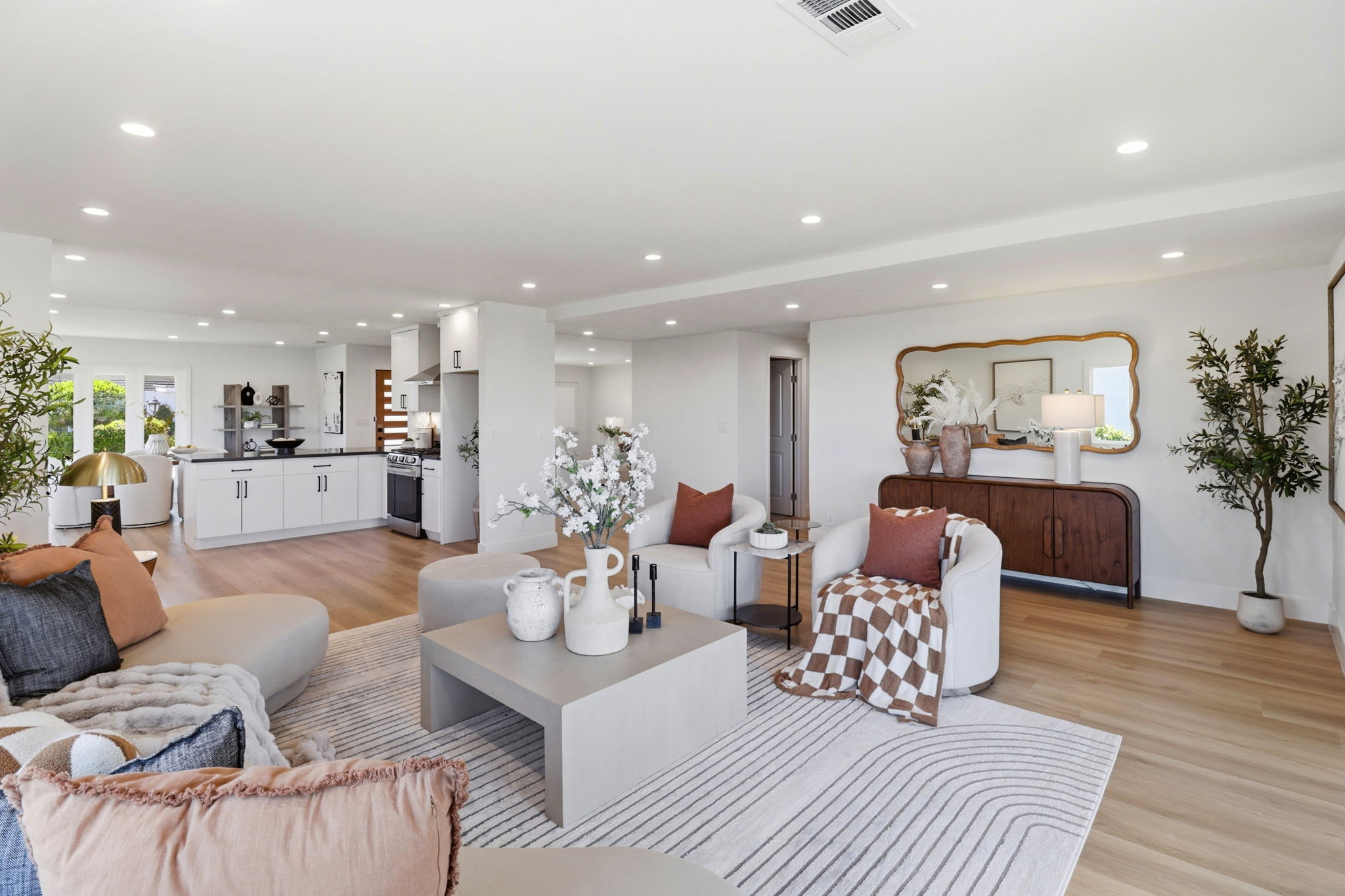 016_F8_1380 Manzanita Dr