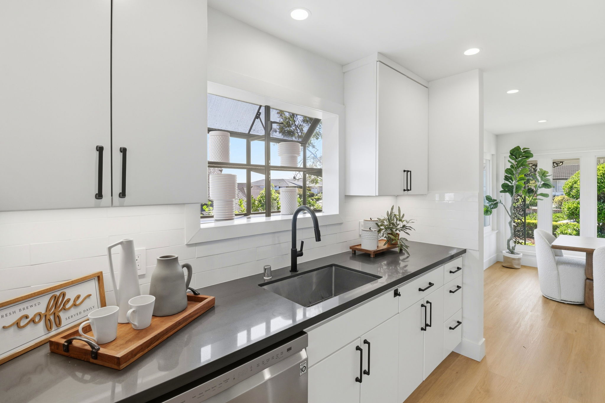 020_F8_1380 Manzanita Dr