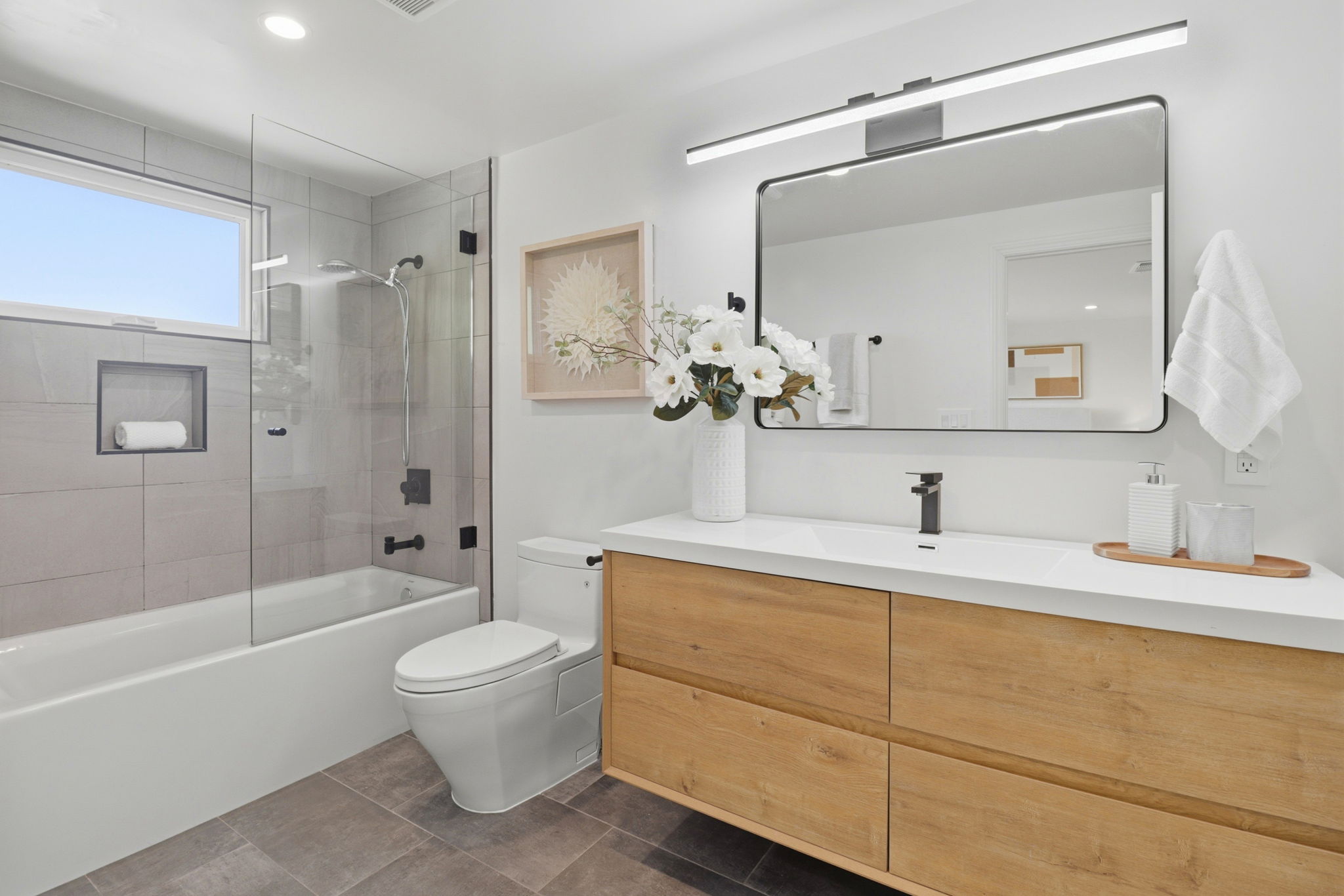 038_F8_1380 Manzanita Dr
