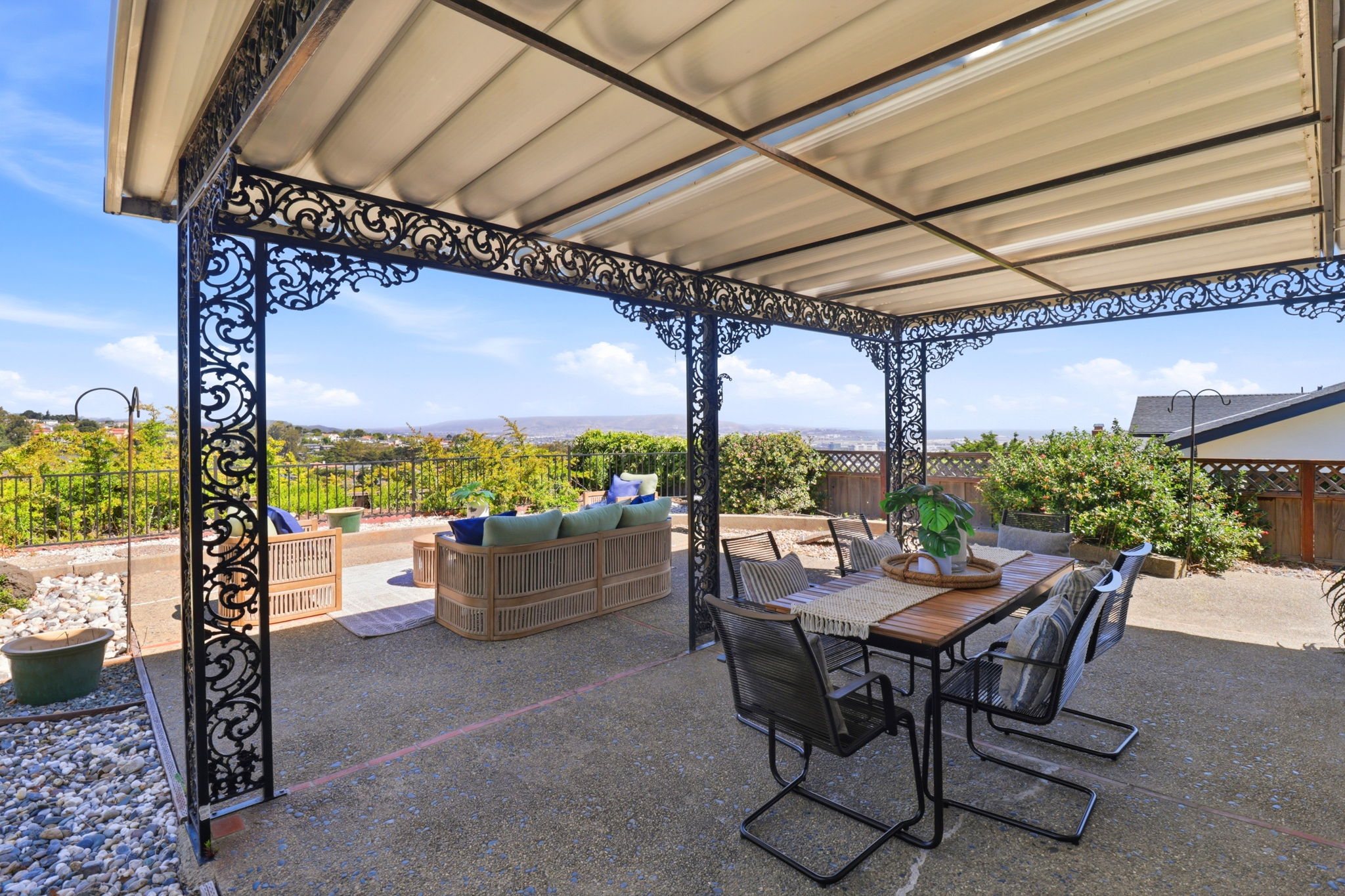 047_F8_1380 Manzanita Dr