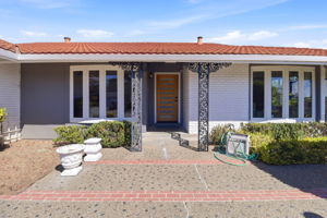 005_F8_1380 Manzanita Dr