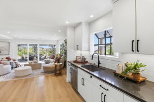 021_F8_1380 Manzanita Dr