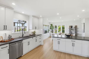 023_F8_1380 Manzanita Dr