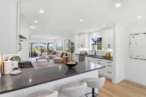 024_F8_1380 Manzanita Dr