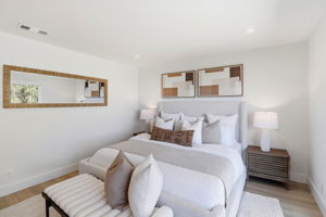030_F8_1380 Manzanita Dr