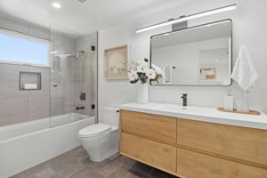 038_F8_1380 Manzanita Dr