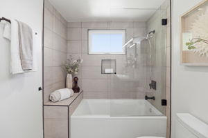039_F8_1380 Manzanita Dr