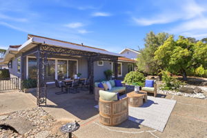 049_F8_1380 Manzanita Dr