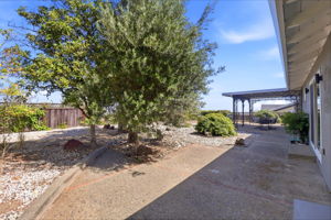 052_F8_1380 Manzanita Dr