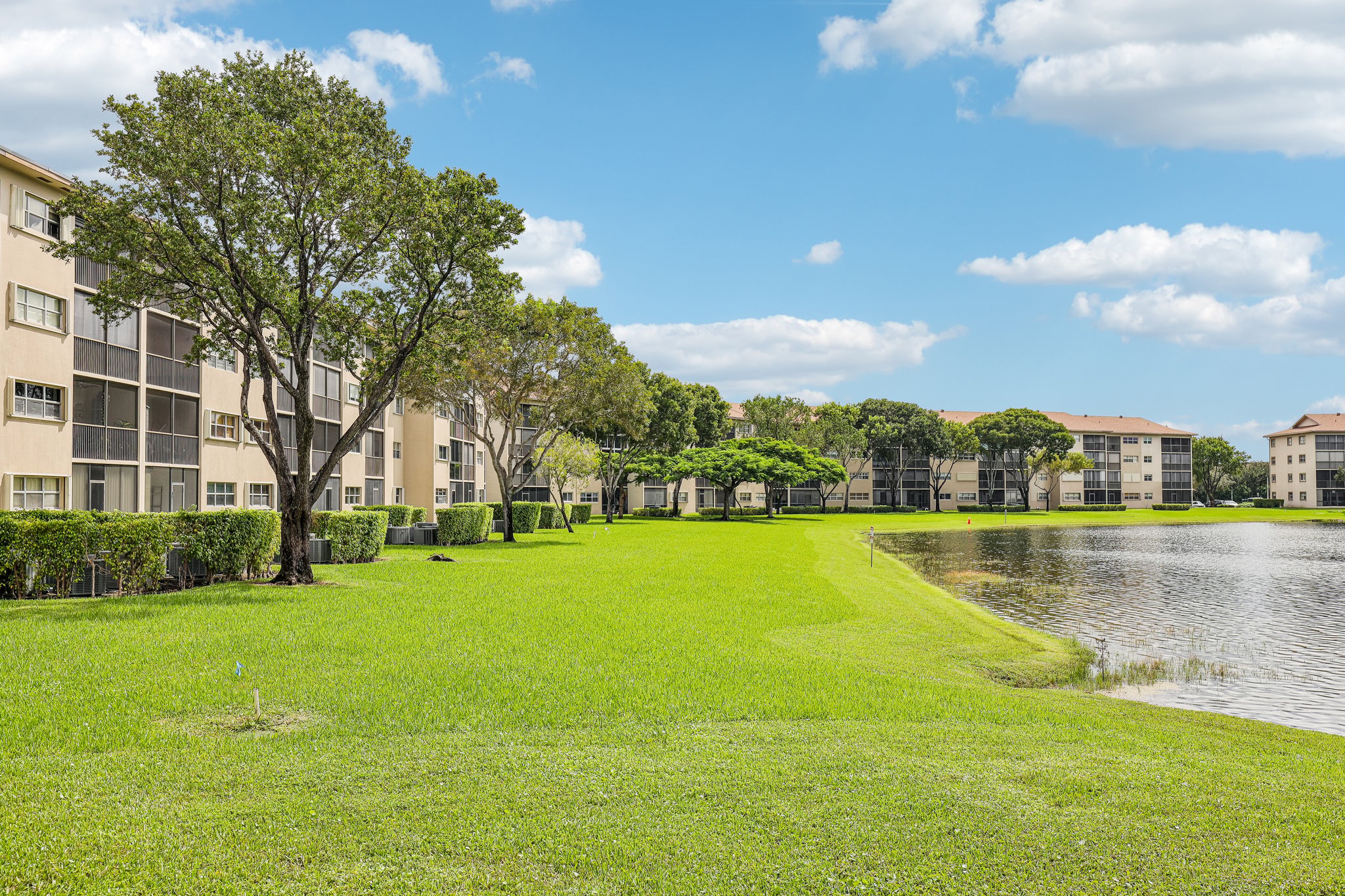 SW 5th Ct 301M-S2309-044.jpg
