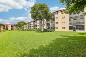 SW 5th Ct 301M-S2309-043.jpg