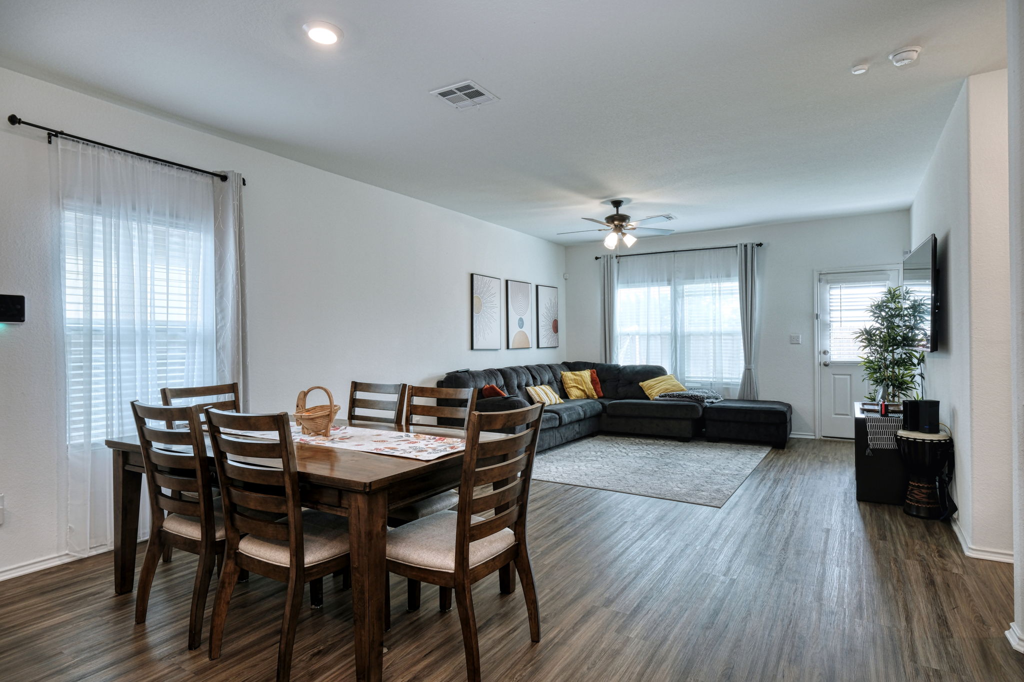 Foyer/Dining/Living Room