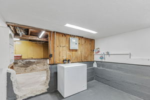  Photo 32