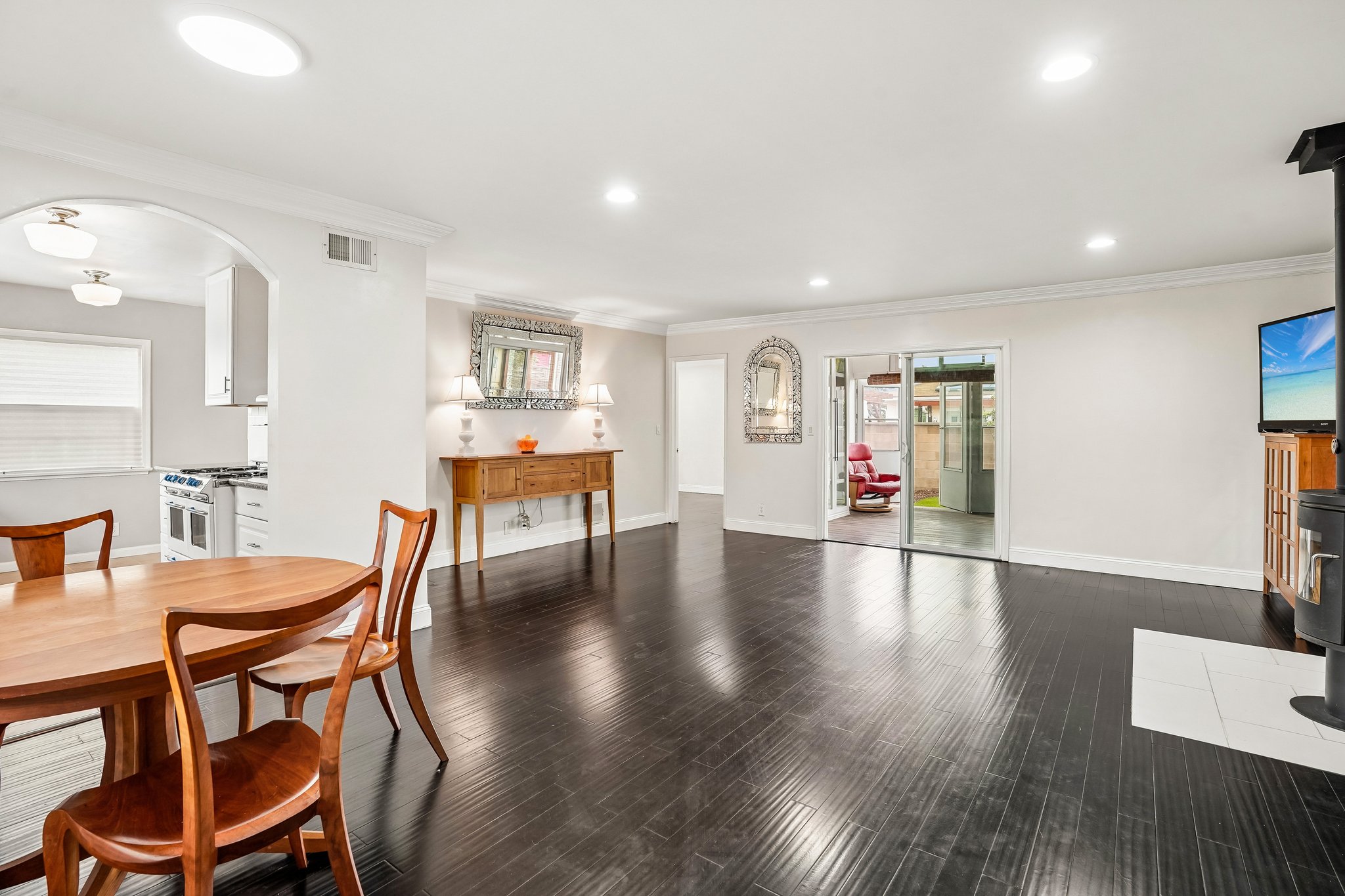 Casimir Ave-S2406-006.jpg