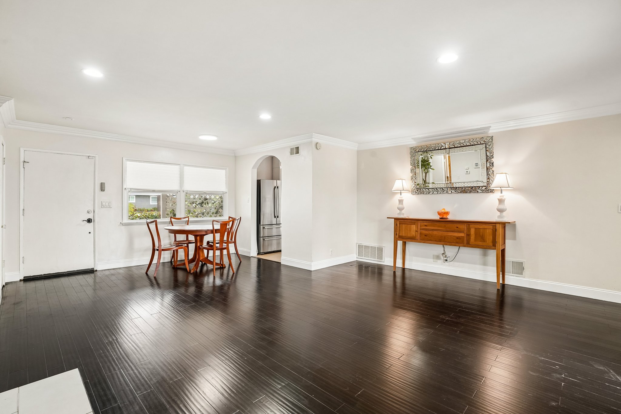 Casimir Ave-S2406-008.jpg