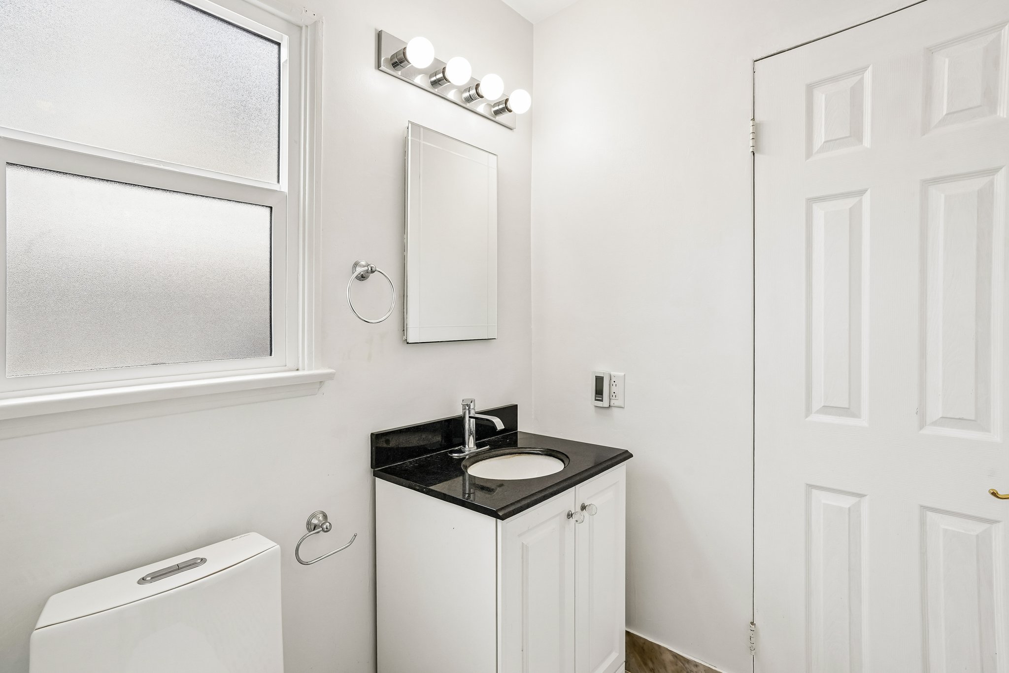 Casimir Ave-S2406-021.jpg