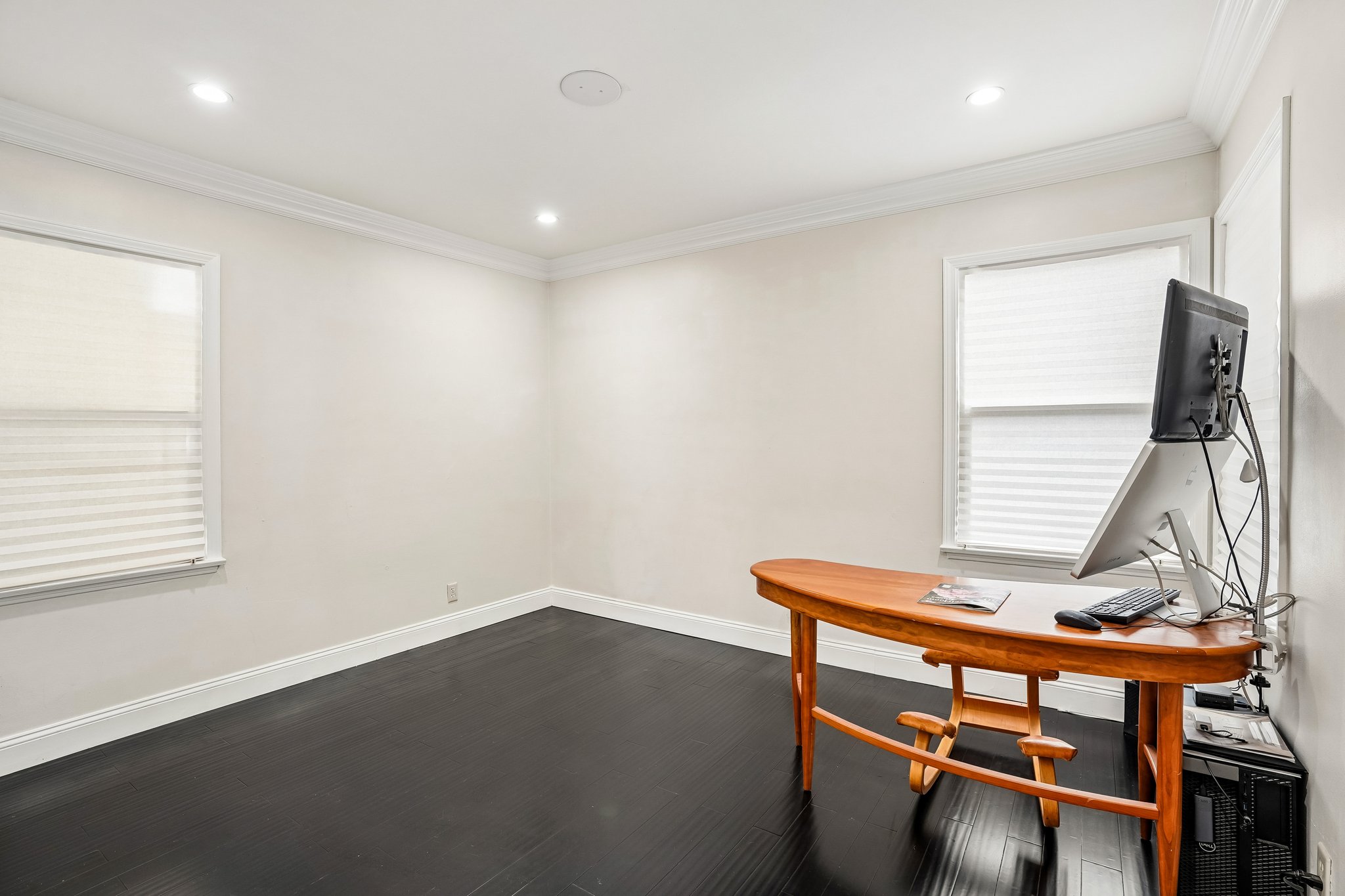 Casimir Ave-S2406-022.jpg
