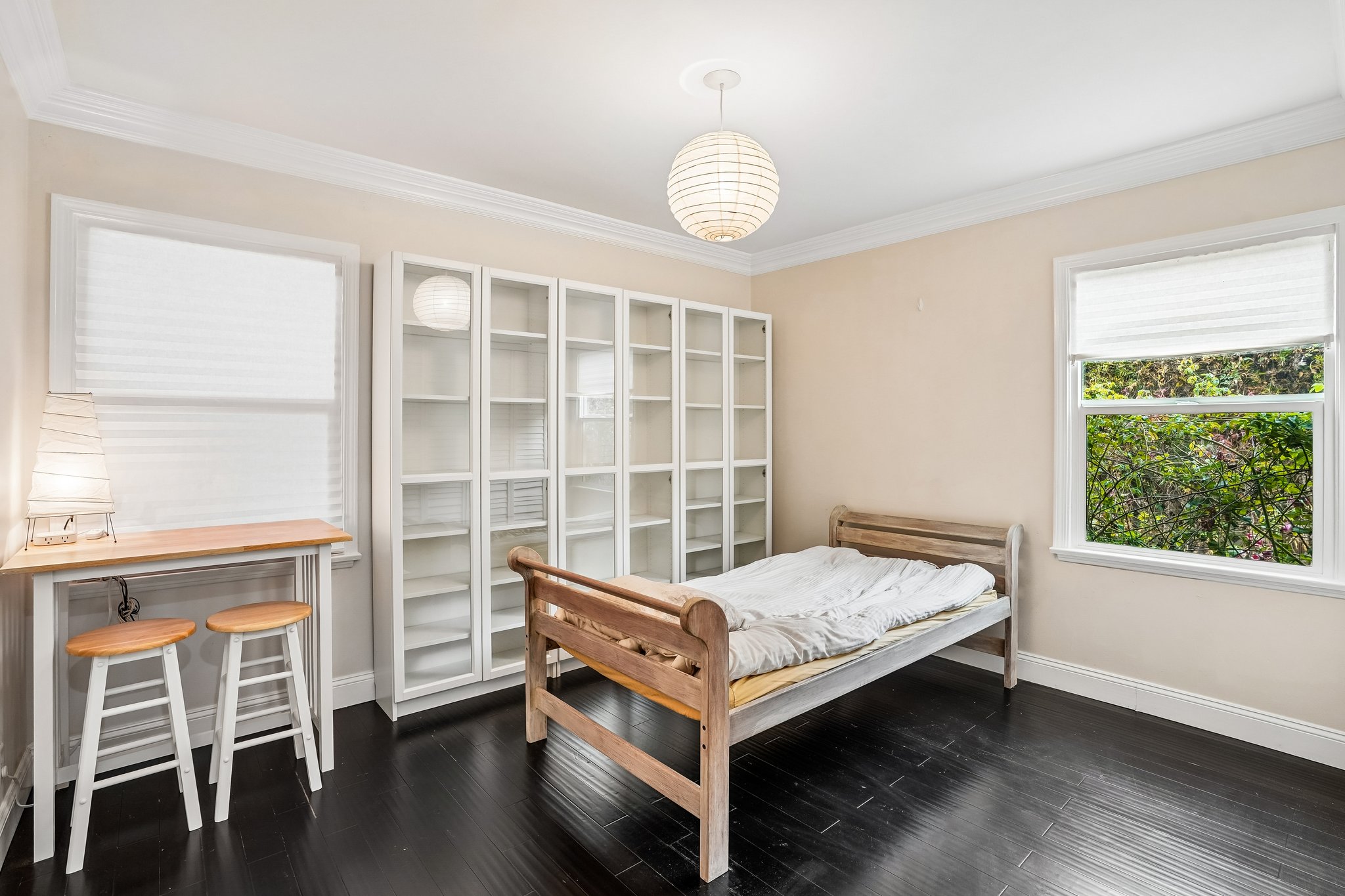 Casimir Ave-S2406-028.jpg