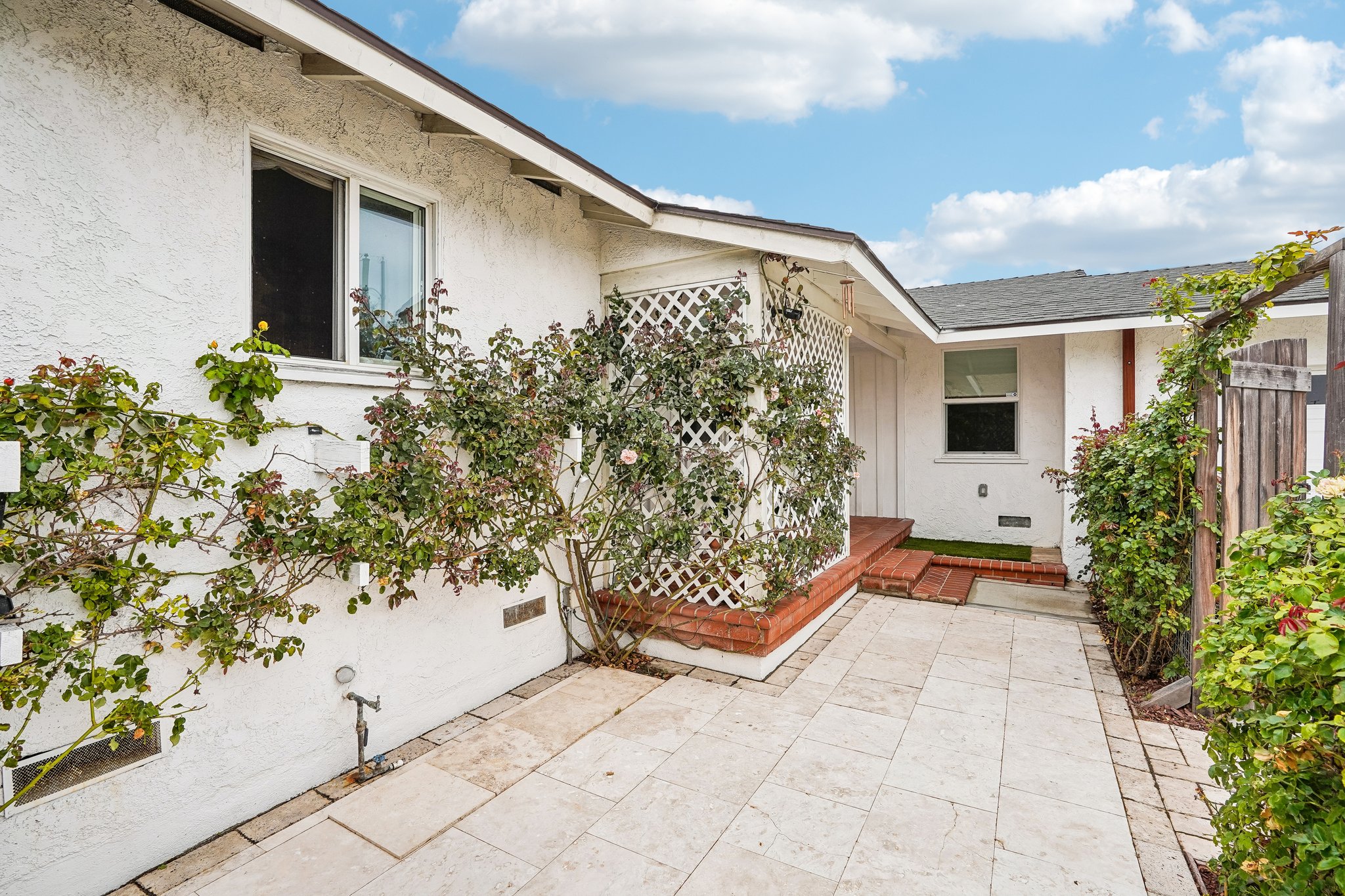 Casimir Ave-S2406-031.jpg
