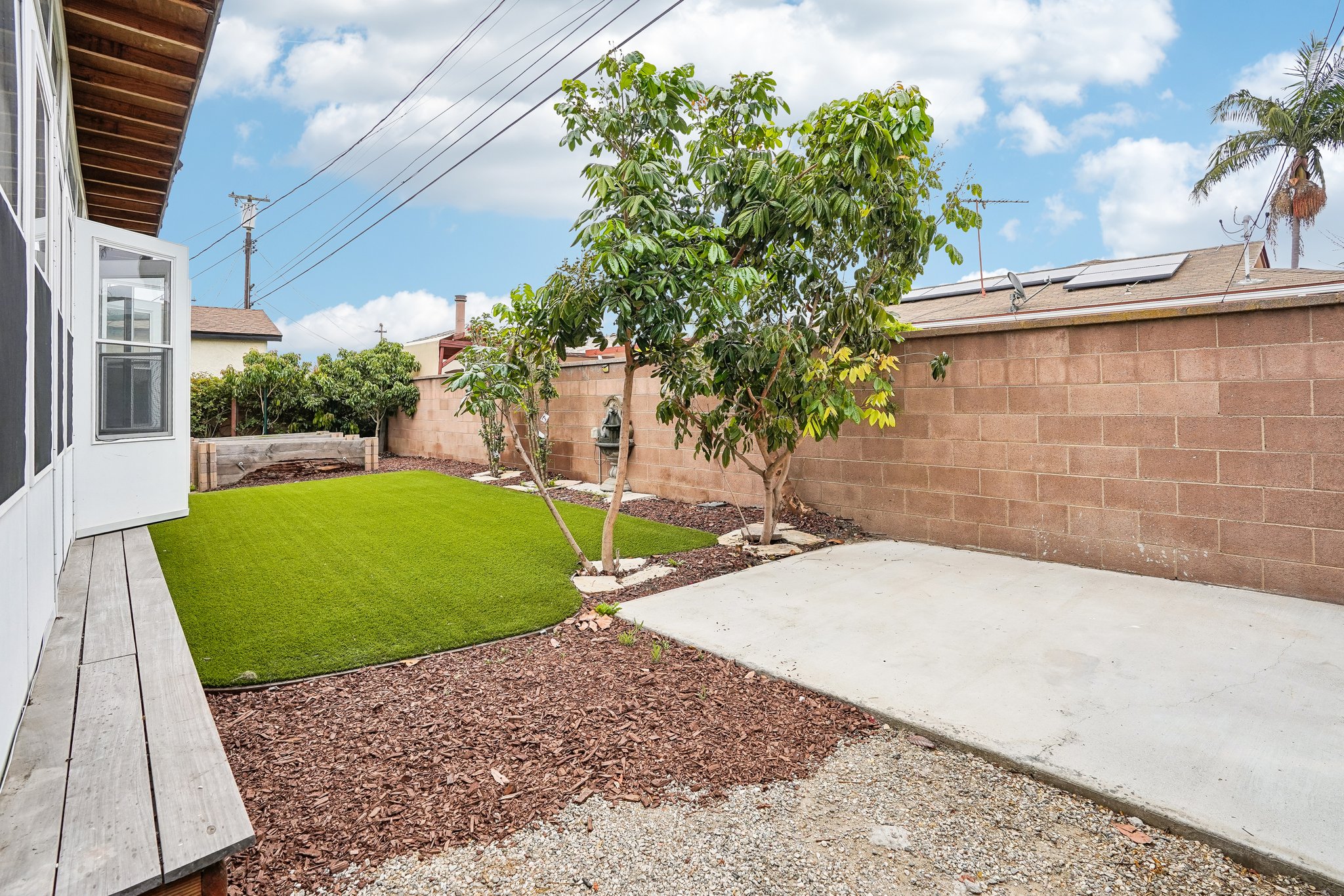 Casimir Ave-S2406-035.jpg