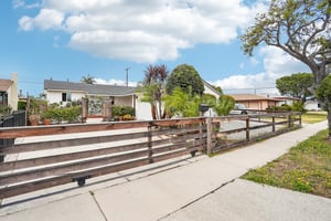 Casimir Ave-S2406-001.jpg