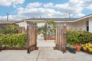 Casimir Ave-S2406-005.jpg