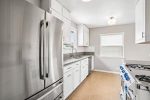 Casimir Ave-S2406-013.jpg
