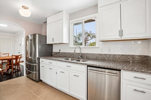 Casimir Ave-S2406-015.jpg