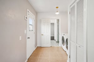 Casimir Ave-S2406-018.jpg