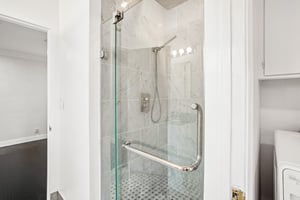 Casimir Ave-S2406-020.jpg
