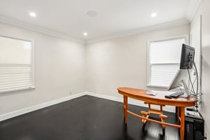Casimir Ave-S2406-022.jpg