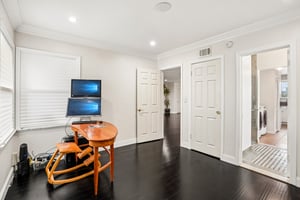 Casimir Ave-S2406-023.jpg