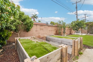 Casimir Ave-S2406-032.jpg
