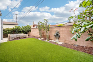 Casimir Ave-S2406-034.jpg