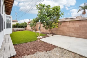 Casimir Ave-S2406-035.jpg