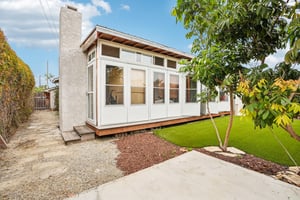 Casimir Ave-S2406-036.jpg