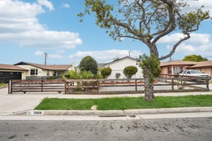 Casimir Ave-S2406-041.jpg